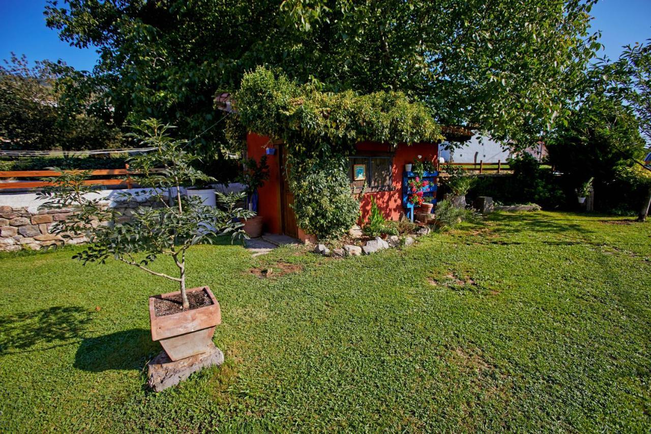 Gasthaus Sendero Del Saja-Besaya Cobejo Exterior foto